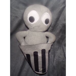 Rainbow Friend grey alien figure